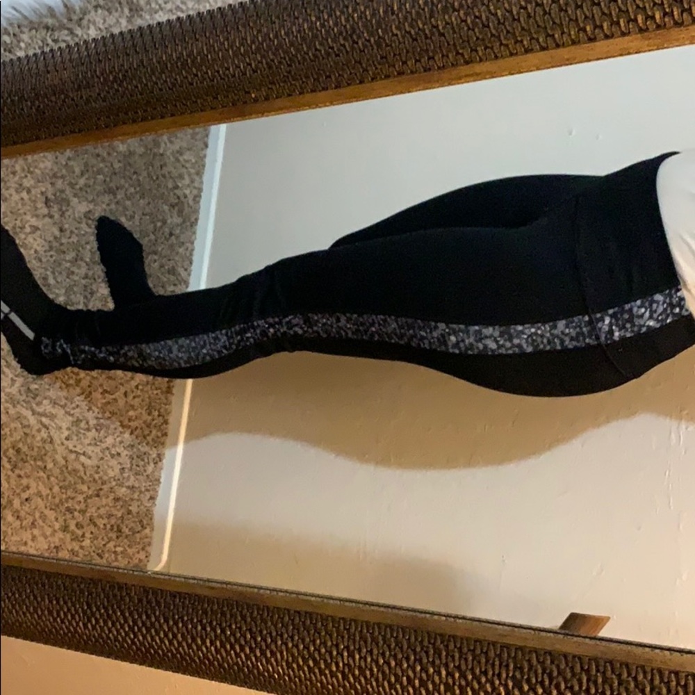Reflex legging with side print detail